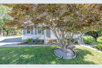 737 Putnam Pike, Smithfield, RI 02828 - Photo 4