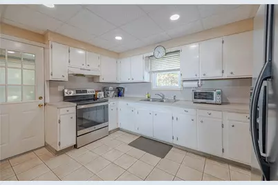 737 Putnam Pike, Smithfield, RI 02828 - Photo 14