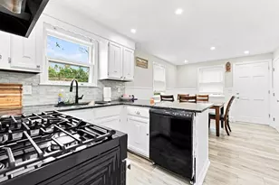 12 Parsons Ave, East Providence, RI 02914 - Photo 4