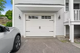 724 Centerville Rd, Warwick, RI 02886 - Photo 2