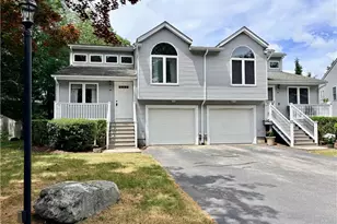 11 College Hill Rd, Warwick, RI 02886 - Photo 1