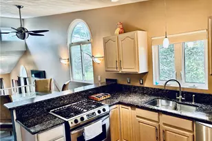 11 College Hill Rd, Warwick, RI 02886 - Photo 12