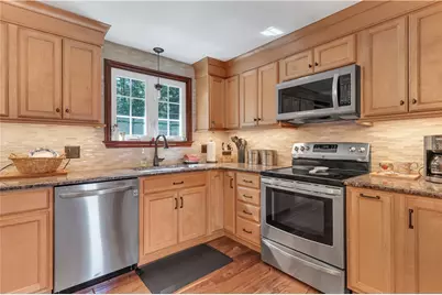 139 Ray Avenue, Woonsocket, RI 02895 - Photo 8