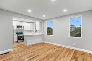 28 Potters Ave, Providence, RI 02905 - Photo 4