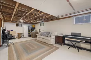 26 Gurney St, East Providence, RI 02914 - Photo 34