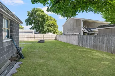 26 Gurney Street, East Providence, RI 02914 - Photo 44