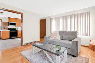 39 Gray St, Providence, RI 02909 - Photo 4