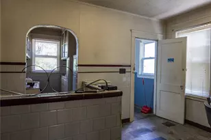 68 Wilcox Ave, Pawtucket, RI 02860 - Photo 38