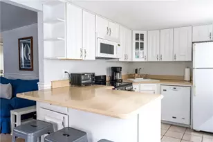 40 S Baptist St, Newport, RI 02840 - Photo 2
