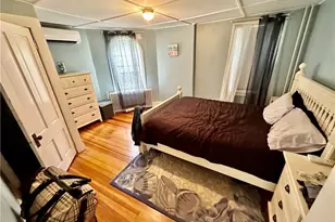 327 Spring St, Newport, RI 02840 - Photo 4