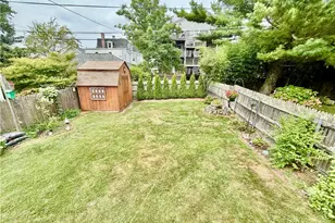 18 Carey St, Newport, RI 02840 - Photo 28