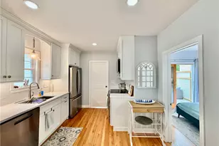 18 Carey St, Newport, RI 02840 - Photo 8