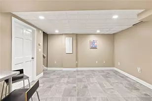 109 Wyndham Ave, Providence, RI 02908 - Photo 32