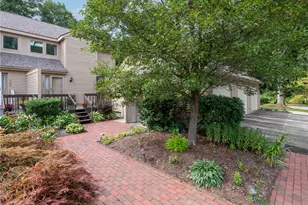 141 Pine Glen Dr, East Greenwich, RI 02818 - Photo 2