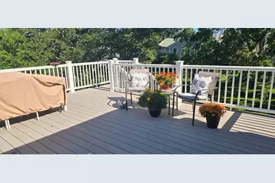 391 Browns Lane, Middletown, RI 02842 - Photo 4