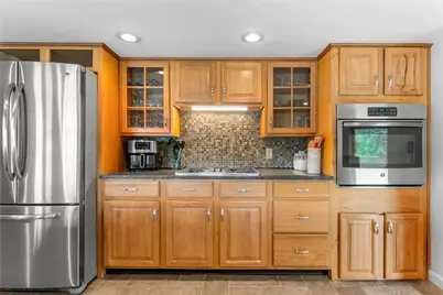 290 Oakridge Avenue, North Attleboro, MA 02760 - Photo 16