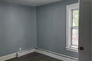 8 Bagley St, Pawtucket, RI 02860 - Photo 4