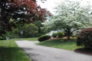 36 Wildflower Dr, Seekonk, MA 02771 - Photo 2