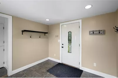 21 Massachusetts Boulevard, Portsmouth, RI 02871 - Photo 6