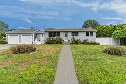 21 Massachusetts Boulevard, Portsmouth, RI 02871 - Photo 1