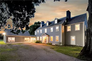 1747 Mooresfield Rd, South Kingstown, RI 02879 - Photo 2