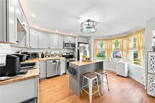 185 Hilton St, Tiverton, RI 02878 - Photo 2