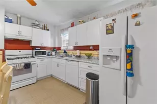 97 Detroit Ave, Providence, RI 02907 - Photo 10