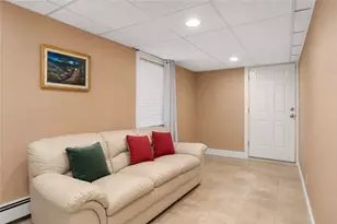 90 Rowley St, Providence, RI 02909 - Photo 22