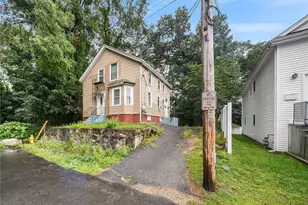 8 Thomas Ave, Pawtucket, RI 02860 - Photo 1