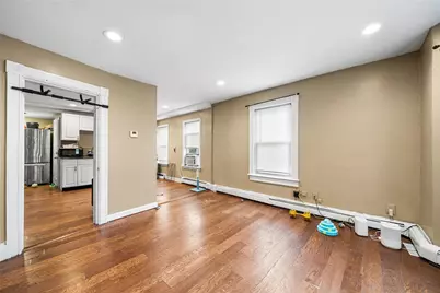 8 Thomas Avenue, Pawtucket, RI 02860 - Photo 4
