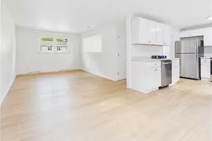 4 Cynthia Dr, North Smithfield, RI 02896 - Photo 4