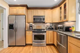 30 Vine St, East Greenwich, RI 02818 - Photo 12