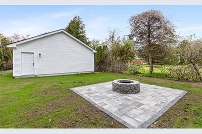540 Middle Highway, Barrington, RI 02806 - Photo 32