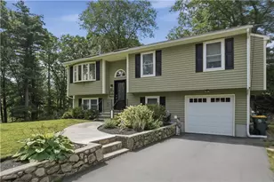 32 Mountaindale Rd, Smithfield, RI 02917 - Photo 1