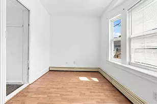 61 Glenham St, Providence, RI 02907 - Photo 32