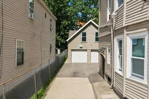 61 Glenham St, Providence, RI 02907 - Photo 6