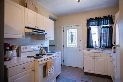 21 Madison Street, Warwick, RI 02888 - Photo 2