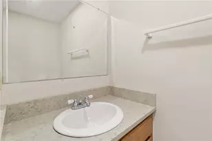 180 Beechwood Ave, Pawtucket, RI 02860 - Photo 8