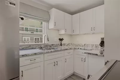 629 Thames Street #2, Newport, RI 02840 - Photo 6