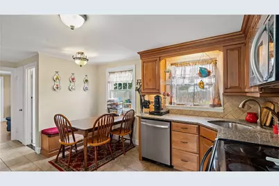 27 Merry Mount Drive, Warwick, RI 02888 - Photo 10