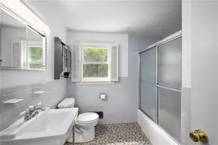 108 Longfellow Dr, Warwick, RI 02818 - Photo 24