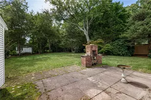 108 Longfellow Dr, Warwick, RI 02818 - Photo 32