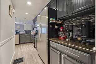 572 Smithfield Rd, North Providence, RI 02904 - Photo 6