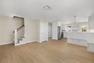 19 Wood St, Warwick, RI 02889 - Photo 4