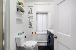29 Sherwood Rd, Middletown, RI 02842 - Photo 12