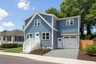 31 Prescott Hall Rd, Newport, RI 02840 - Photo 1