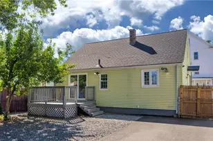 18 Clark Ave, Pawtucket, RI 02860 - Photo 6