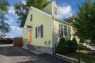 18 Clark Ave, Pawtucket, RI 02860 - Photo 4