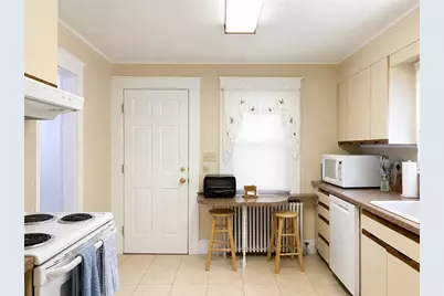 94 Eustis Avenue, Newport, RI 02840 - Photo 8