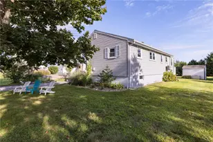 23 1st St, Westerly, RI 02891 - Photo 8